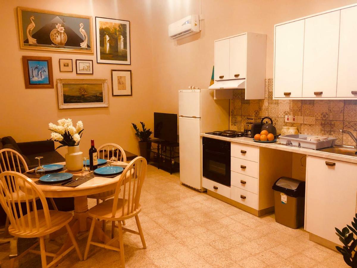 Karavella Vintage Apartment Paphos Luaran gambar